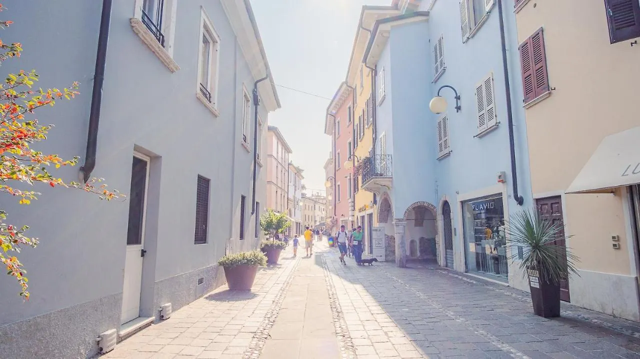 Old Town Alley - Italian Homing 데센자노델가르다
